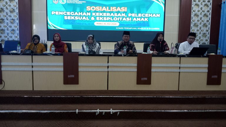 Acara ini diselenggarakan Komisi Perempuan, Remaja, dan Keluarga dari Dewan Pimpinan Majelis Ulama Indonesia Kabupaten Jombang.